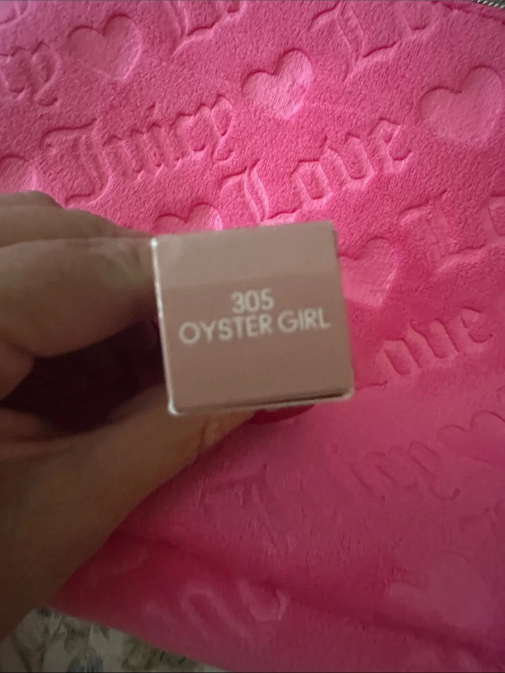 MAC Lipglass in Oyster Girl